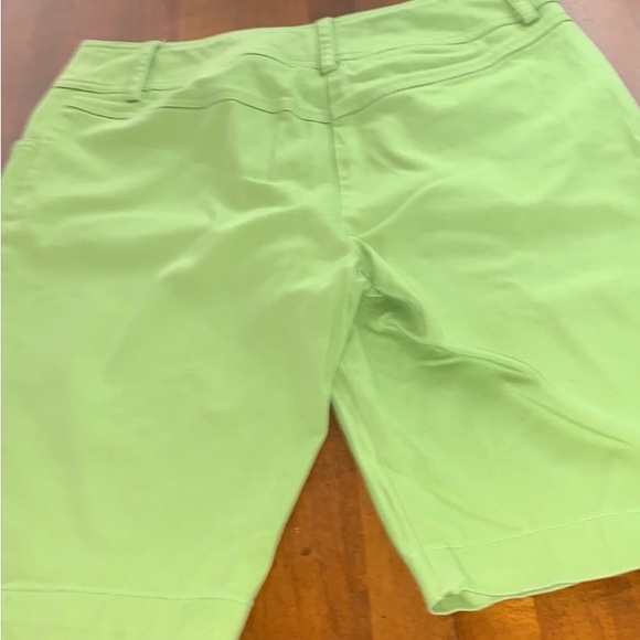 Excellent Preowned Condition Eric Casuals Shorts Size 8. Very Cute. - Picture 2 of 5